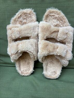 Fitori women’s open toe slipper with cozy lining, faux rabbit fur - size 8.5